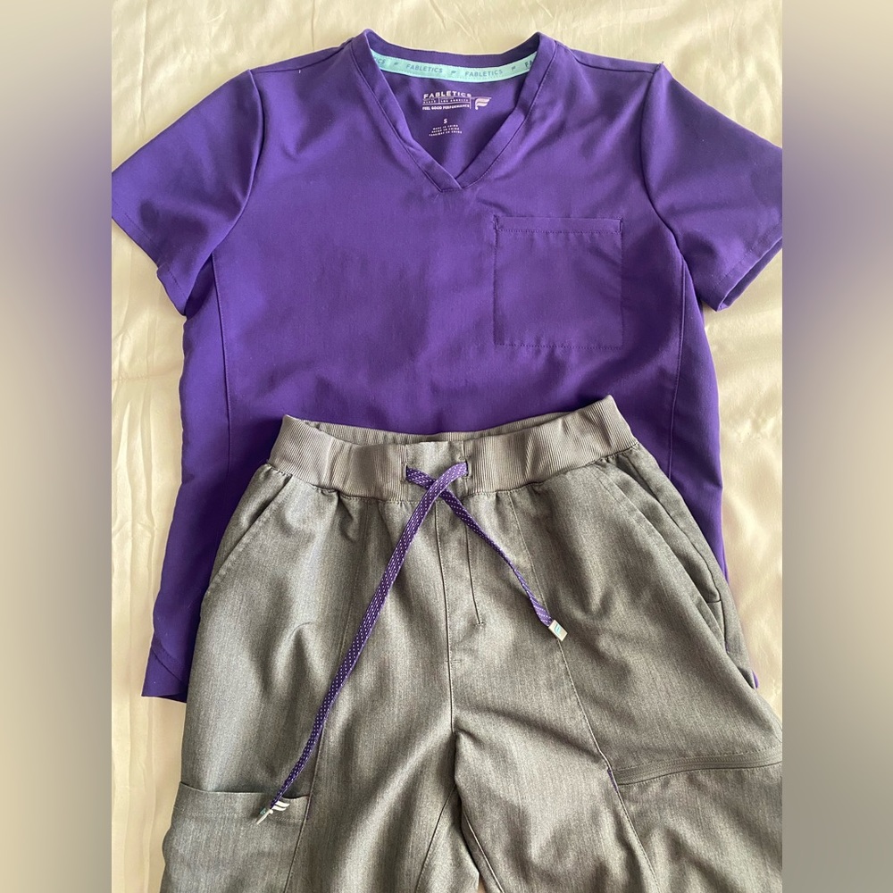 Fabletics Scrubs - Small